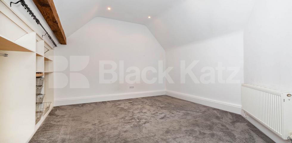 			VIRTUAL TOUR AVAILABLE!, 1 Bedroom, 1 bath, 1 reception Maisonette			 Ritson Road, DALSTON N1